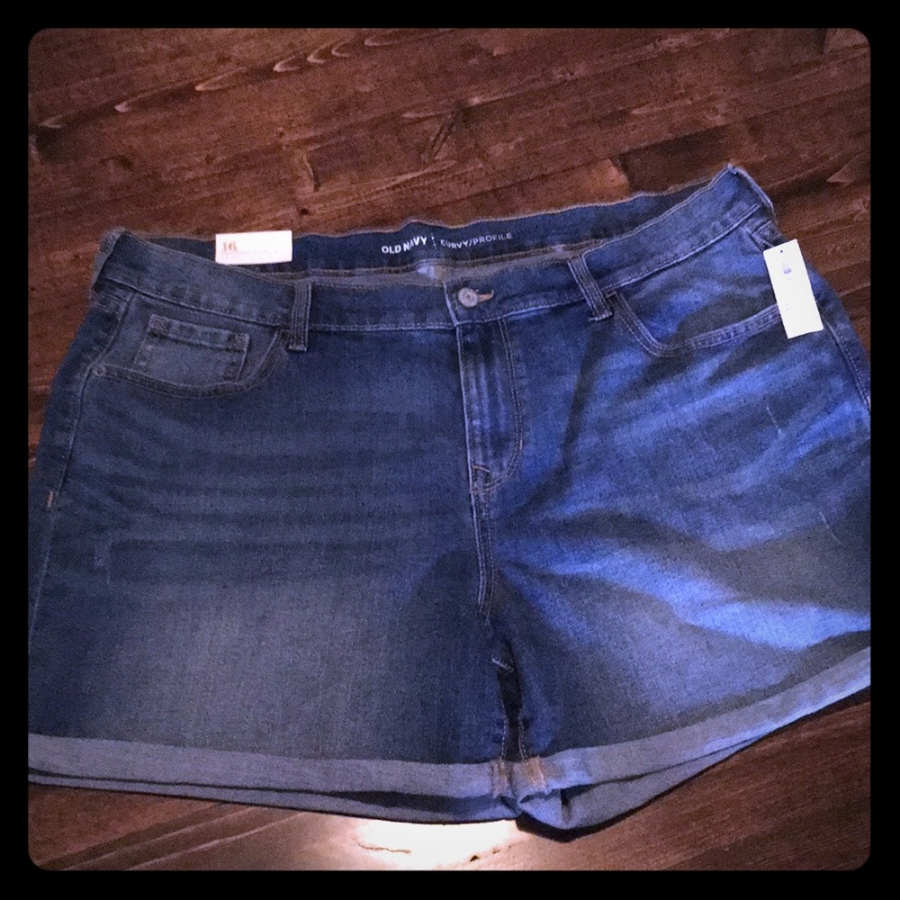 Old Navy Curvy Profile Shorts